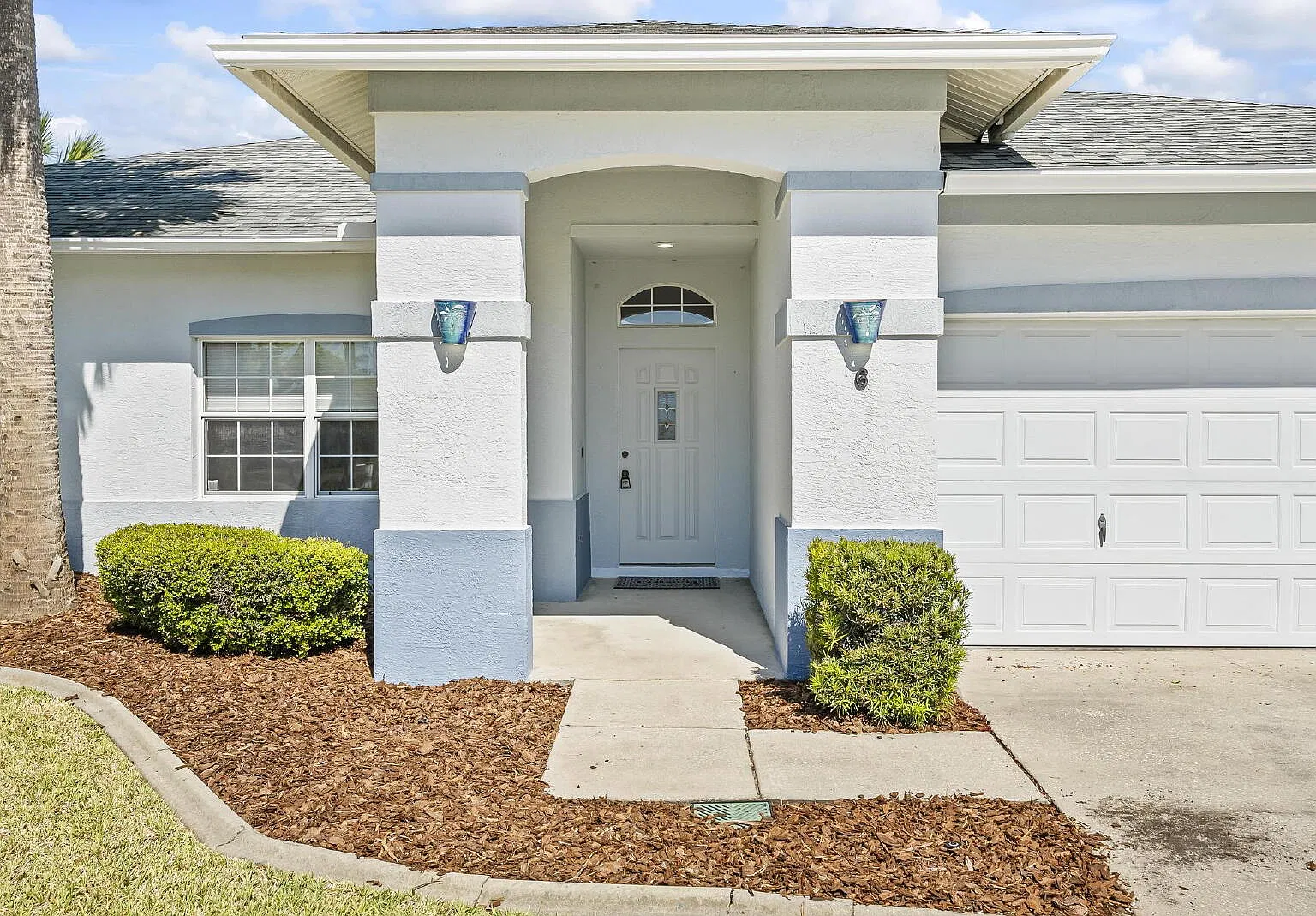 4 bed, 2.0 bath, 2271 sqft, $2,295 — Photo 4