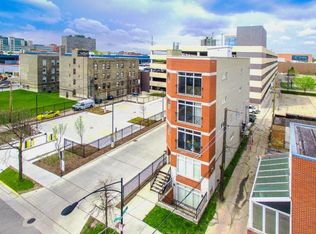 214 S Wood St APT 1, Chicago, IL 60612