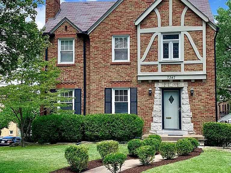 7347 Northmoor Dr — Photo 1