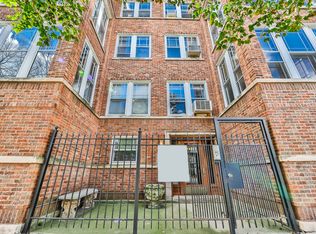 7662 N Sheridan Rd #1, Chicago, IL 60626