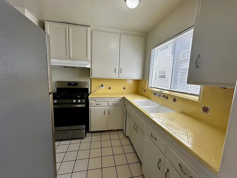 1116 N Louise St — Photo 10