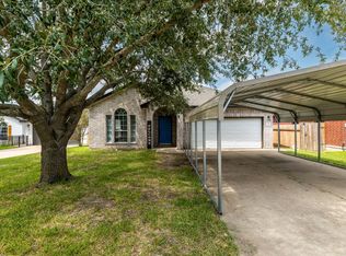 208 Valley Run Trl, Elgin, TX 78621
