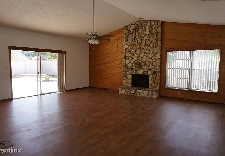8011 Gillette Ct — Photo 5