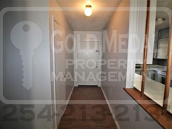 3rd image of 708 W Washington Ave