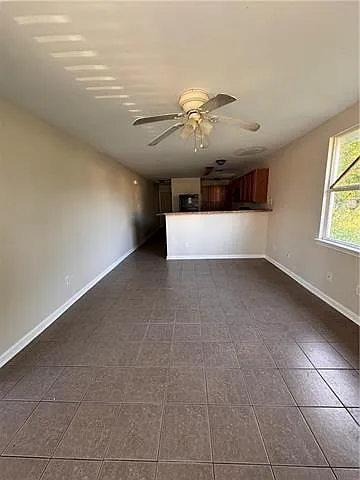 2 bed, 1.0 bath, 833 sqft, $1,200 — Photo 4