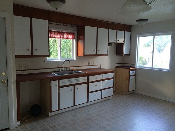 4th image of 1946 S Hosmer St