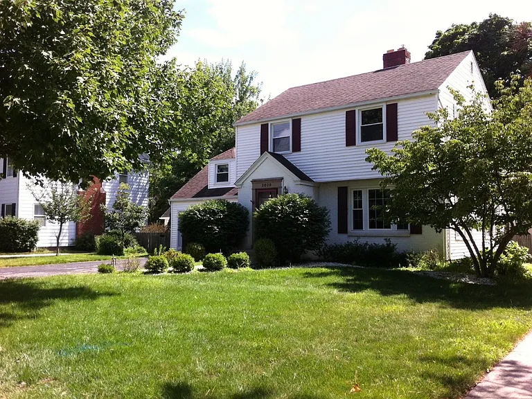 3609 Indian Rd — Photo 1