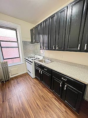 4th image of 6221 Fort Hamilton Pkwy #B2