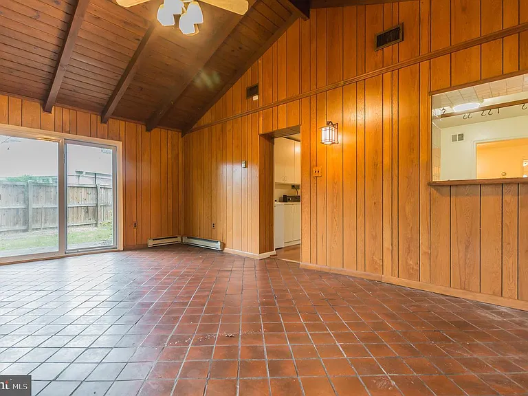 9702 Bellevue Dr — Photo 16