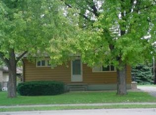 2218 Vinland Rd, Oshkosh, WI 54901