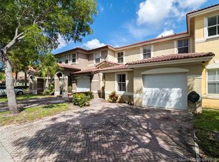 16555 SW 48th Ter, Miami, FL 33185