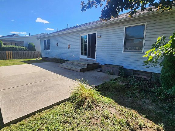 2nd image of 21717 Hawthorn Ct
