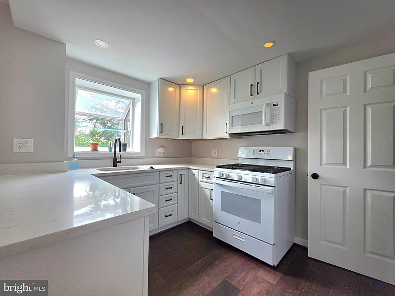 6012 Williamsburg Rd — Photo 9