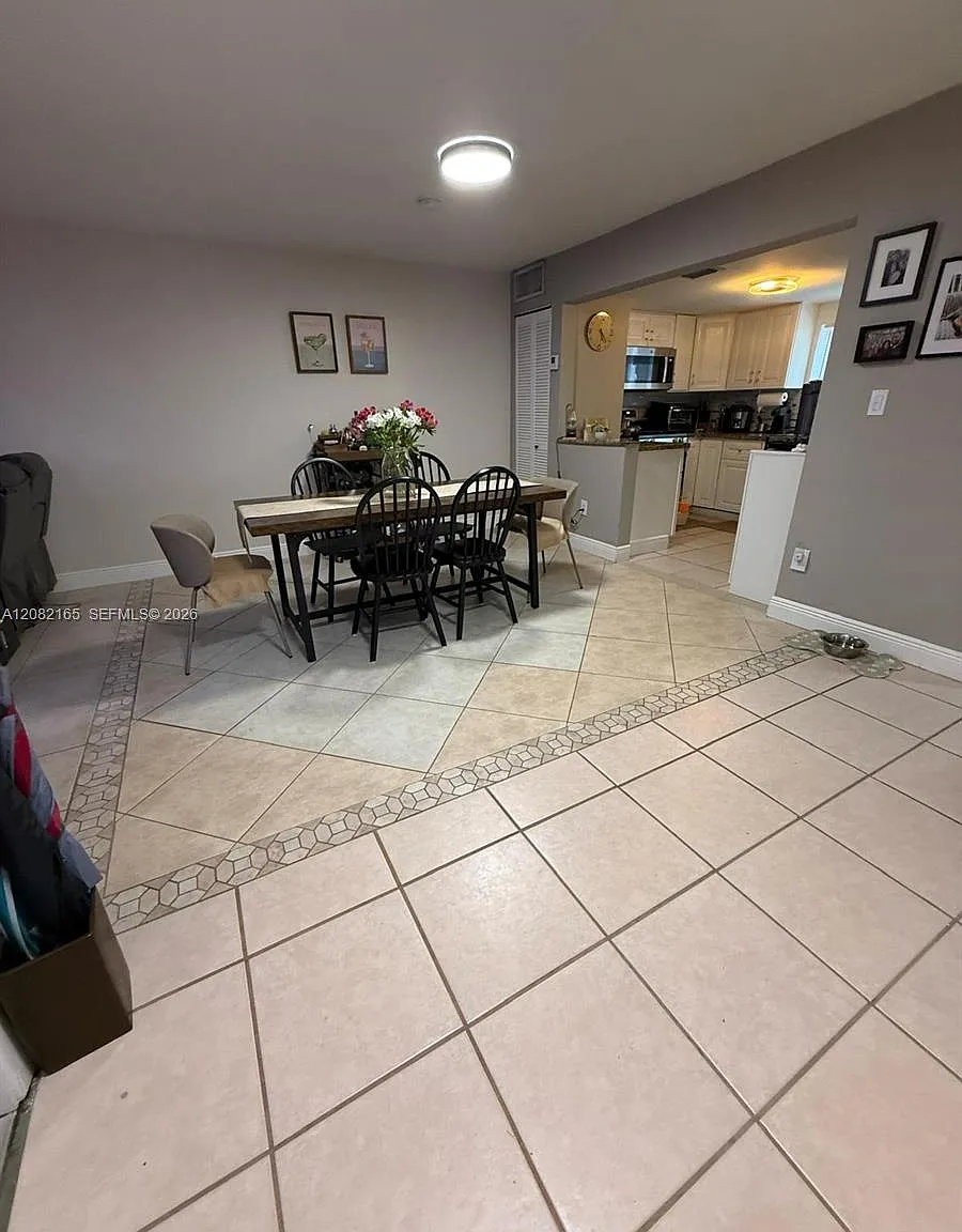 Snapper Creek Townhouses — Photo 3