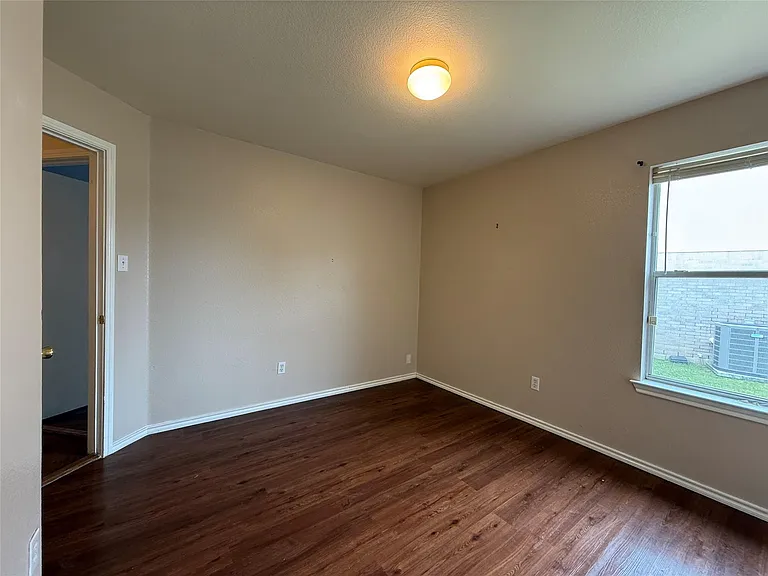 316 Meadow Park Dr — Photo 24