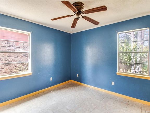 4th image of 701 Kings Towne Pl