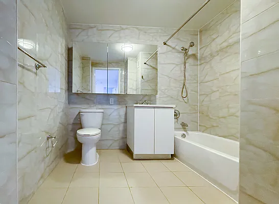 Rented by Kahen Properties | media 37