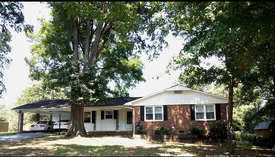 1st image of 204 Tanglewood Dr