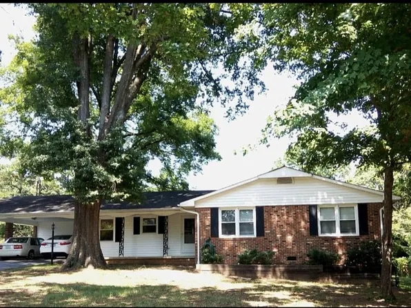 204 Tanglewood Dr, Kannapolis, NC 28081