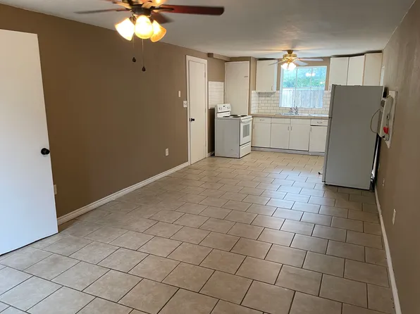 906 N Trinity St #A, Decatur, TX 76234