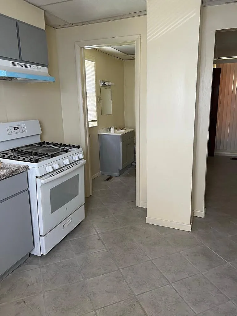 23 Garson Ave photo 1