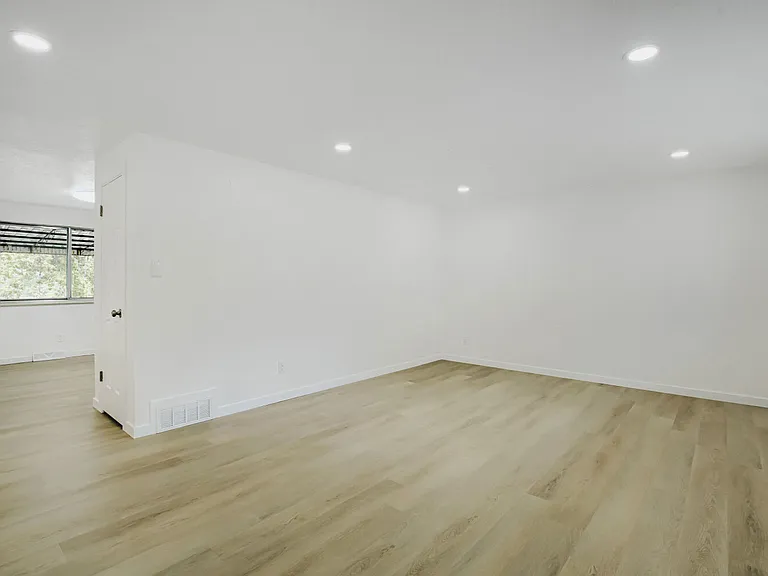 375 Depew St — Photo 3