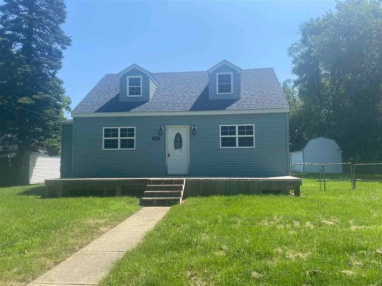 937 Varden Dr photo 1