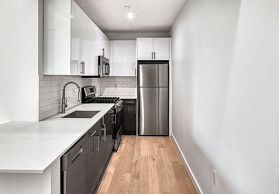 4th image of 473 W 125th St #3C