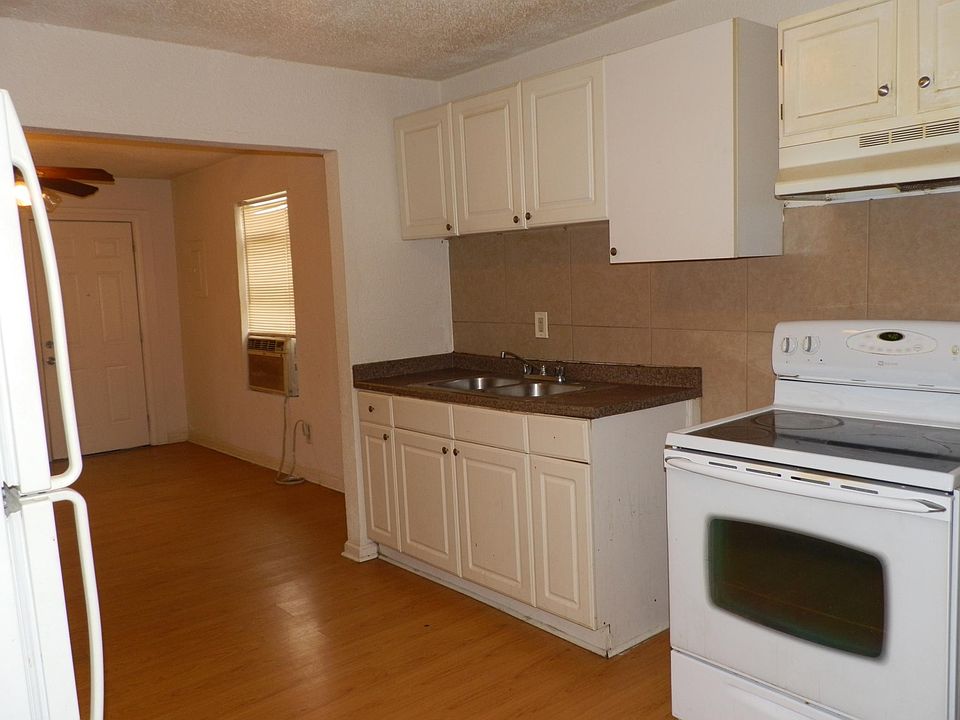 1st image of 1418 Ervin St APT 2