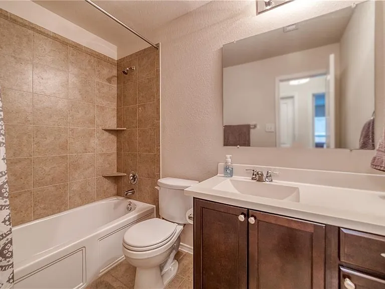 2100 Littleton Dr — Photo 17