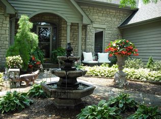 2920 Atoll Dr, Lewis Center, OH 43035