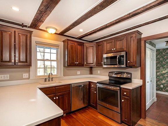 3rd image of 463 Beechwood St #A