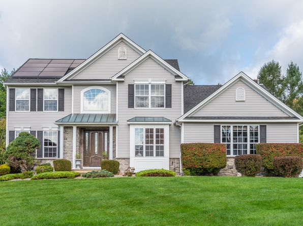 22 Saunders Ln