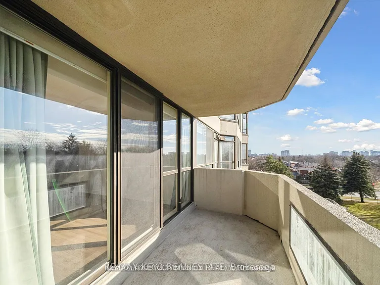 225 Bamburgh Cir #511 — Photo 12