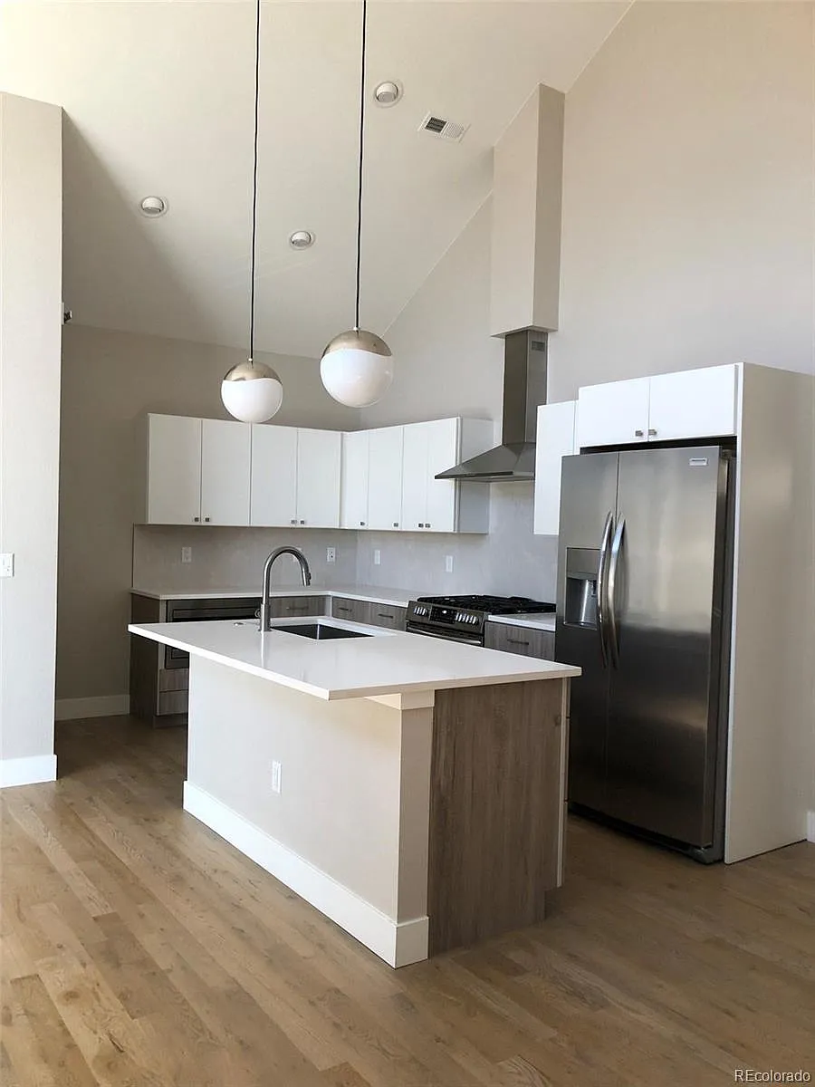 Building Photo - 3411 N Albion St #1-4
