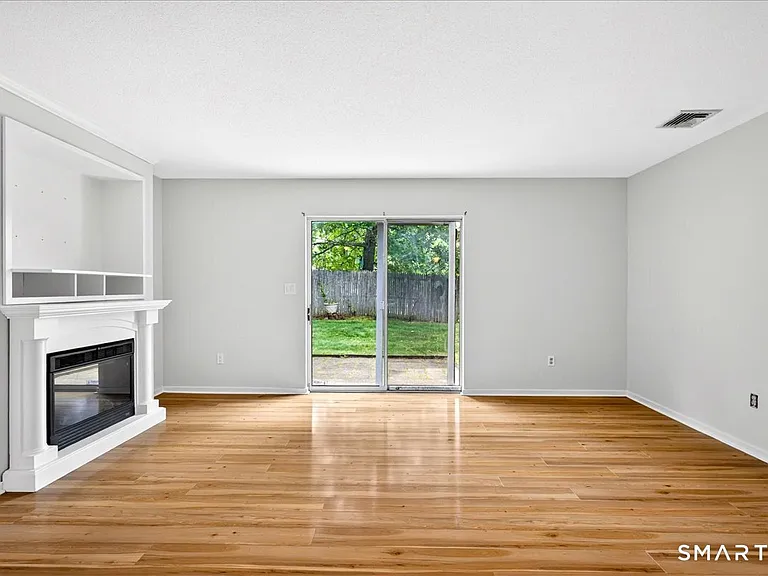 60 Coleman St #A8 — Photo 15