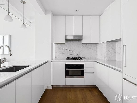 4th image of 351 W 54th St APT 5A