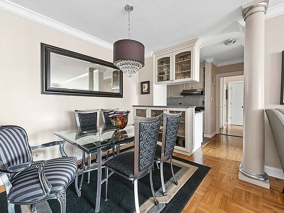 3rd image of 400 E 56th St APT 22G