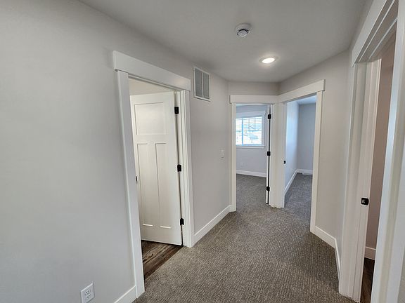 5th image of 3918 Judy St