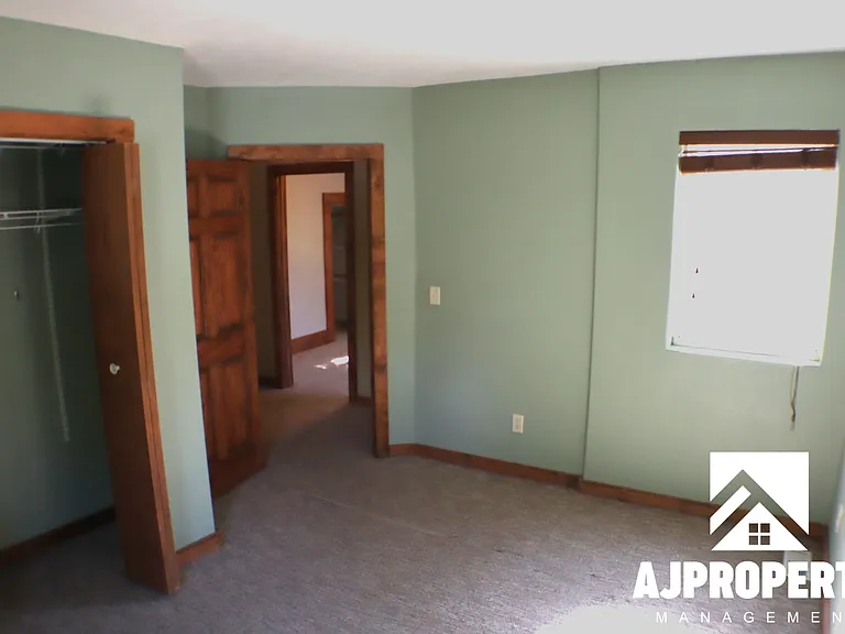 1305 S Norton Ave — Photo 14