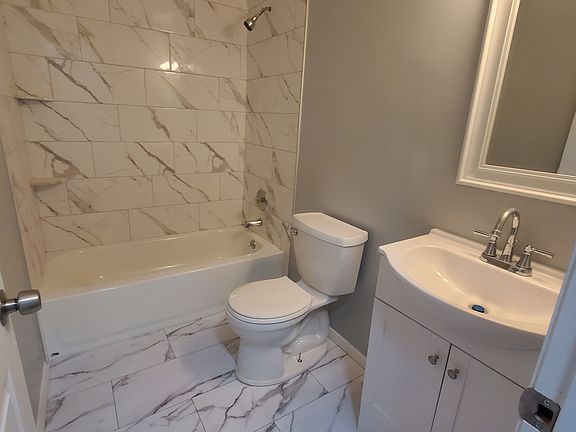 5th image of 810 Windstream Way