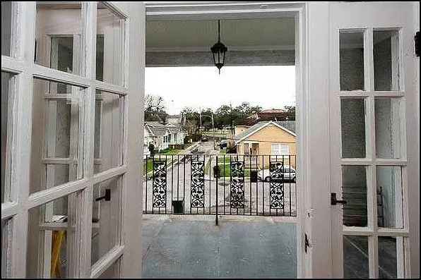 5827 S Johnson St — Photo 2