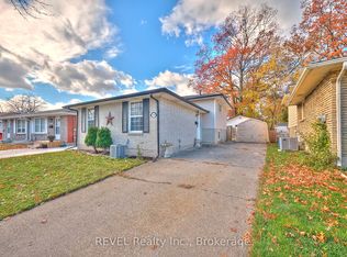 2989 Loyalist Ave, Niagara Falls, ON L2J 3K8