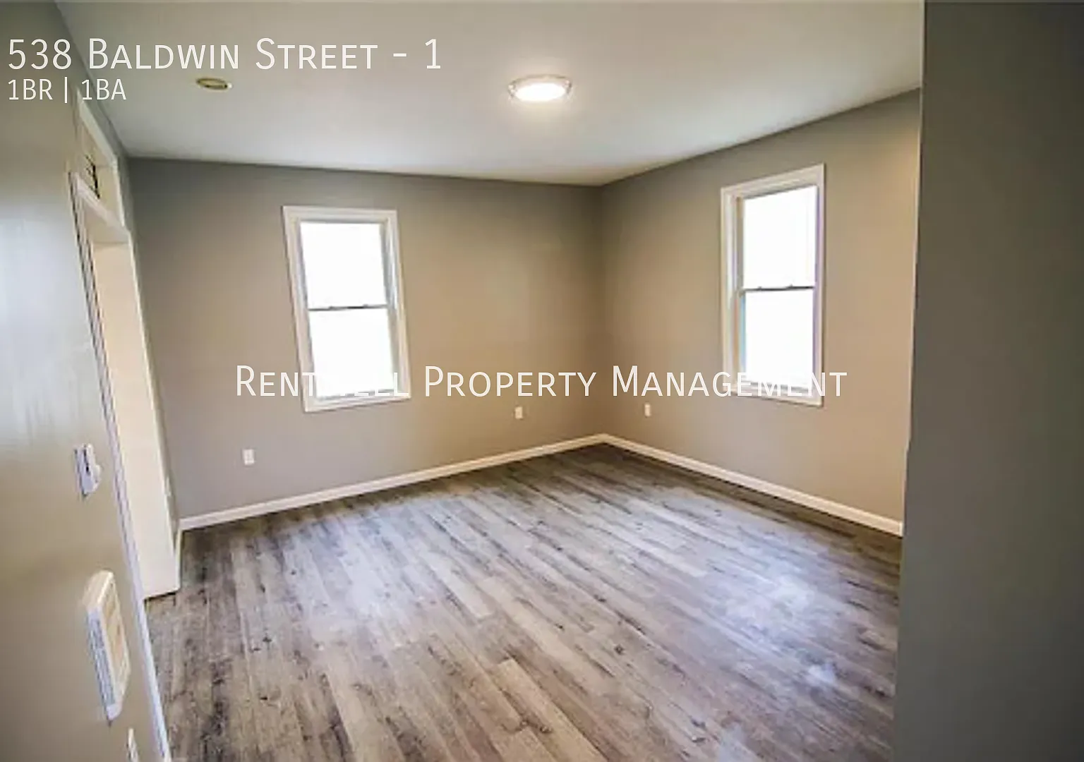 Updated 1st Floor 1-Bedroom/Studio Apartment with In-Unit Laundry — Photo 4