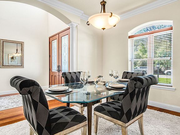 4th image of 10 River Oaks Way