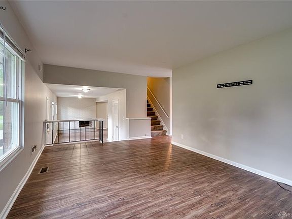 4th image of 1239 Cedarcliff Dr