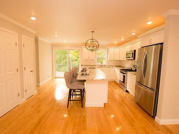 5th image of 29 Lovett St #2