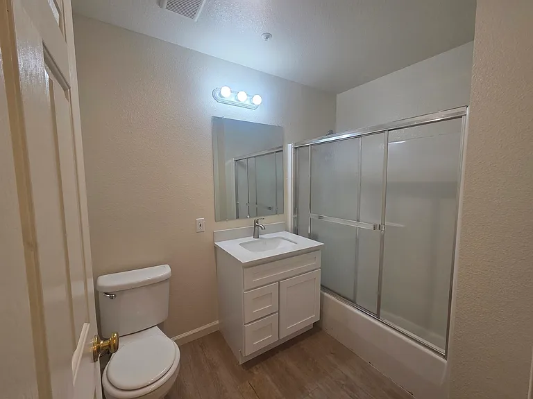 2255 Chestnut St #12 — Photo 11