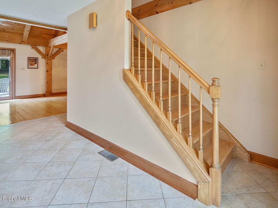 13 Mallards Lndg N, Waterford, NY 12188 Zillow