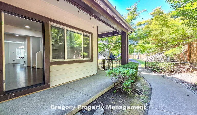 10394 157th Pl NE #104 — Photo 6